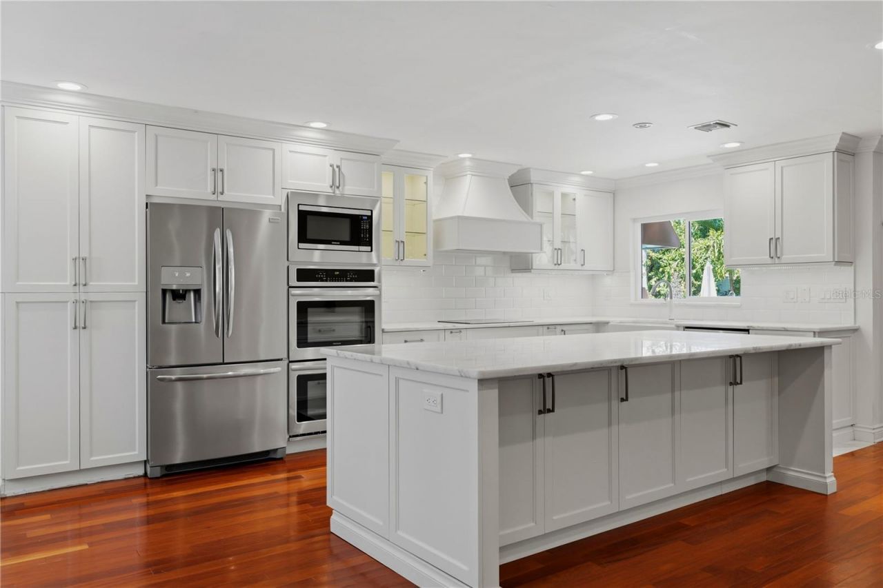 1124 Seville Lane Ne, Saint Petersburg, FL 33704 Photo