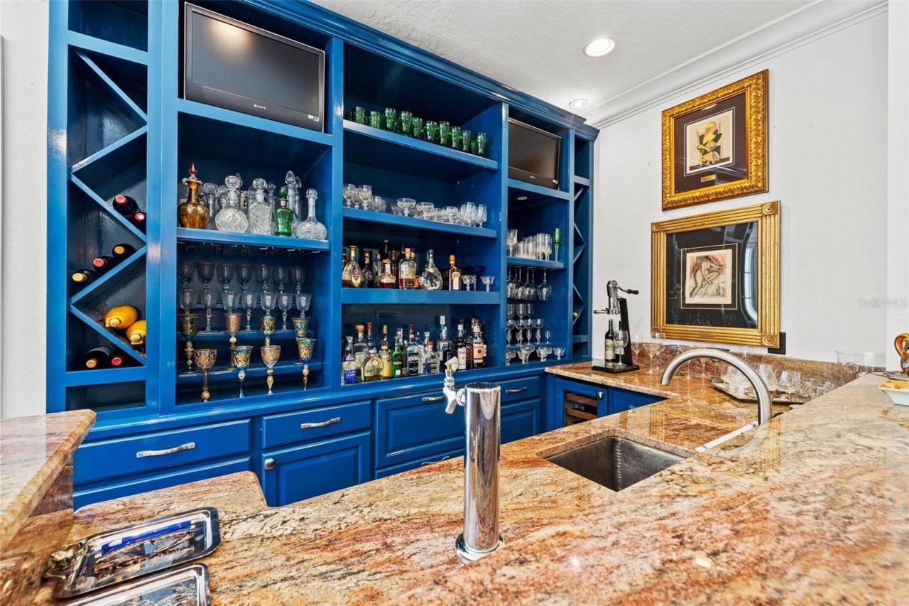 1124 Seville Lane Ne, Saint Petersburg, FL 33704 Photo