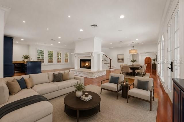 1124 Seville Lane Ne, Saint Petersburg, FL 33704 Photo