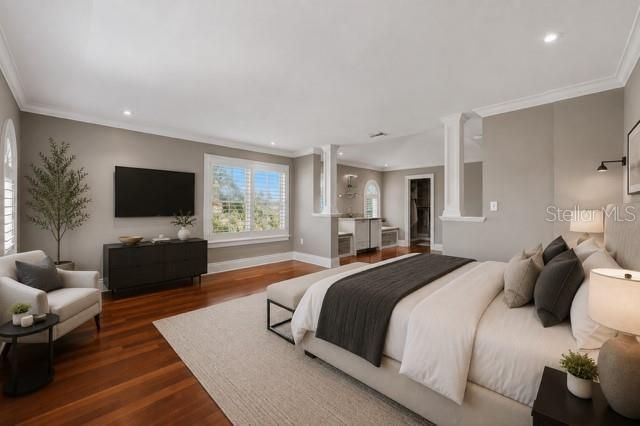 1124 Seville Lane Ne, Saint Petersburg, FL 33704 Photo