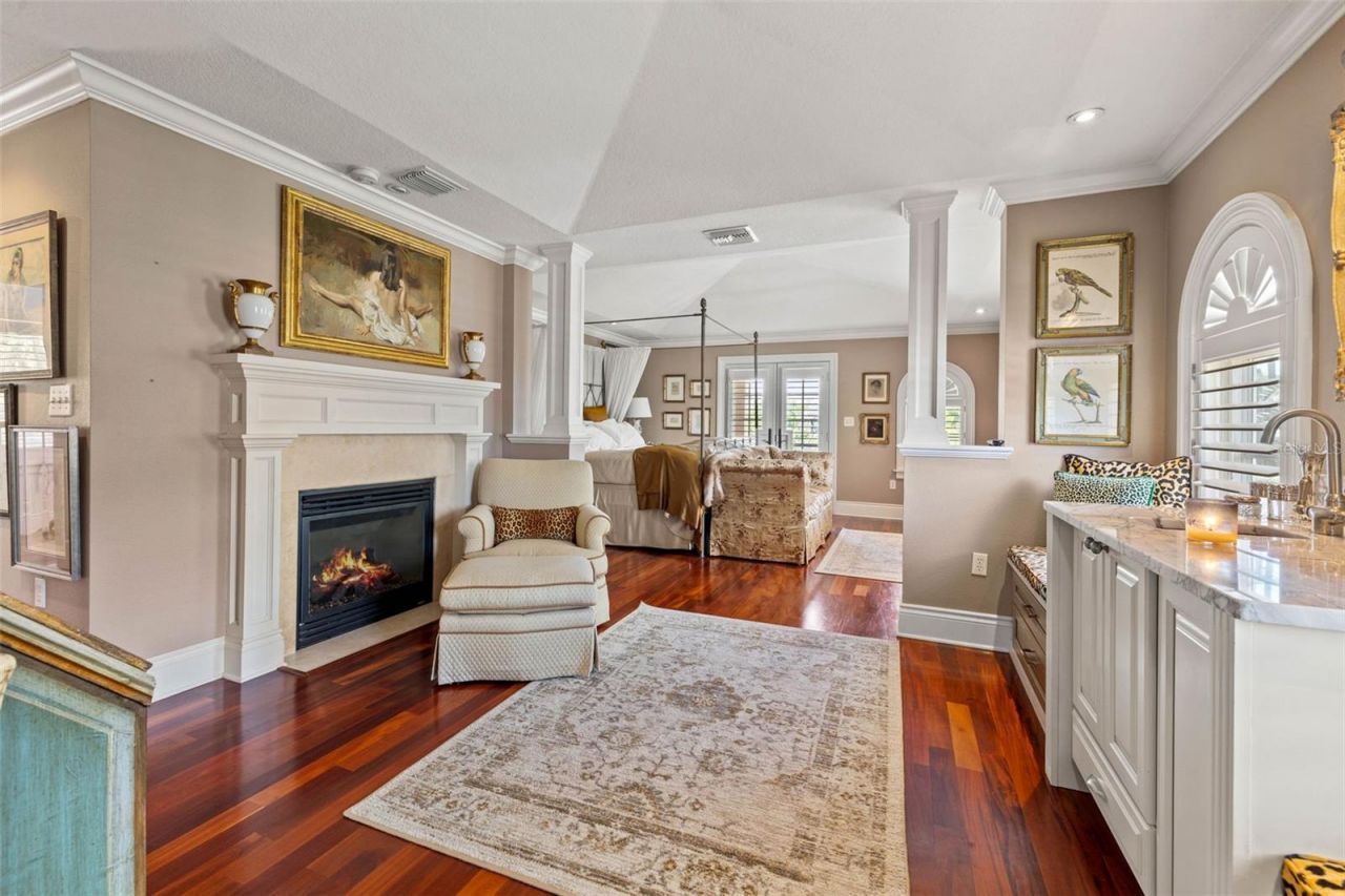 1124 Seville Lane Ne, Saint Petersburg, FL 33704 Photo