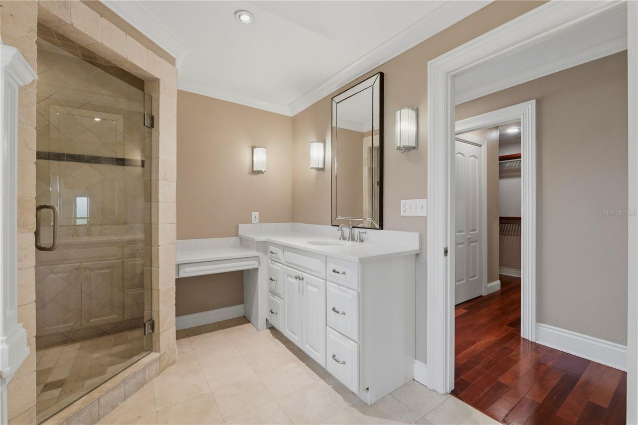 1124 Seville Lane Ne, Saint Petersburg, FL 33704 Photo