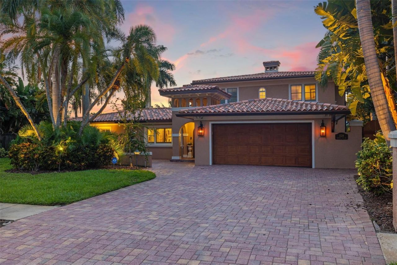 1124 Seville Lane Ne, Saint Petersburg, FL 33704 Photo