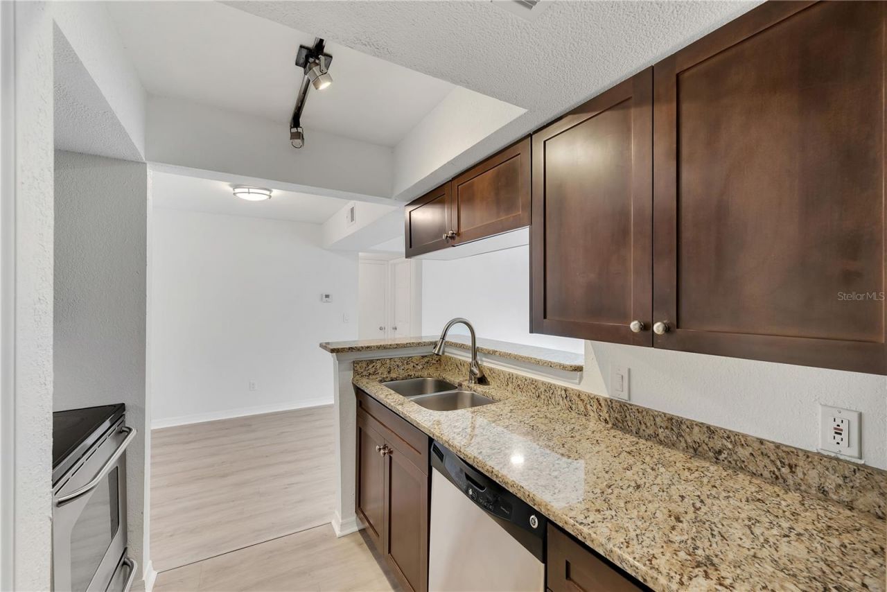 10200 Gandy Boulevard N, Unit 1205, Saint Petersburg, FL 33702 Photo
