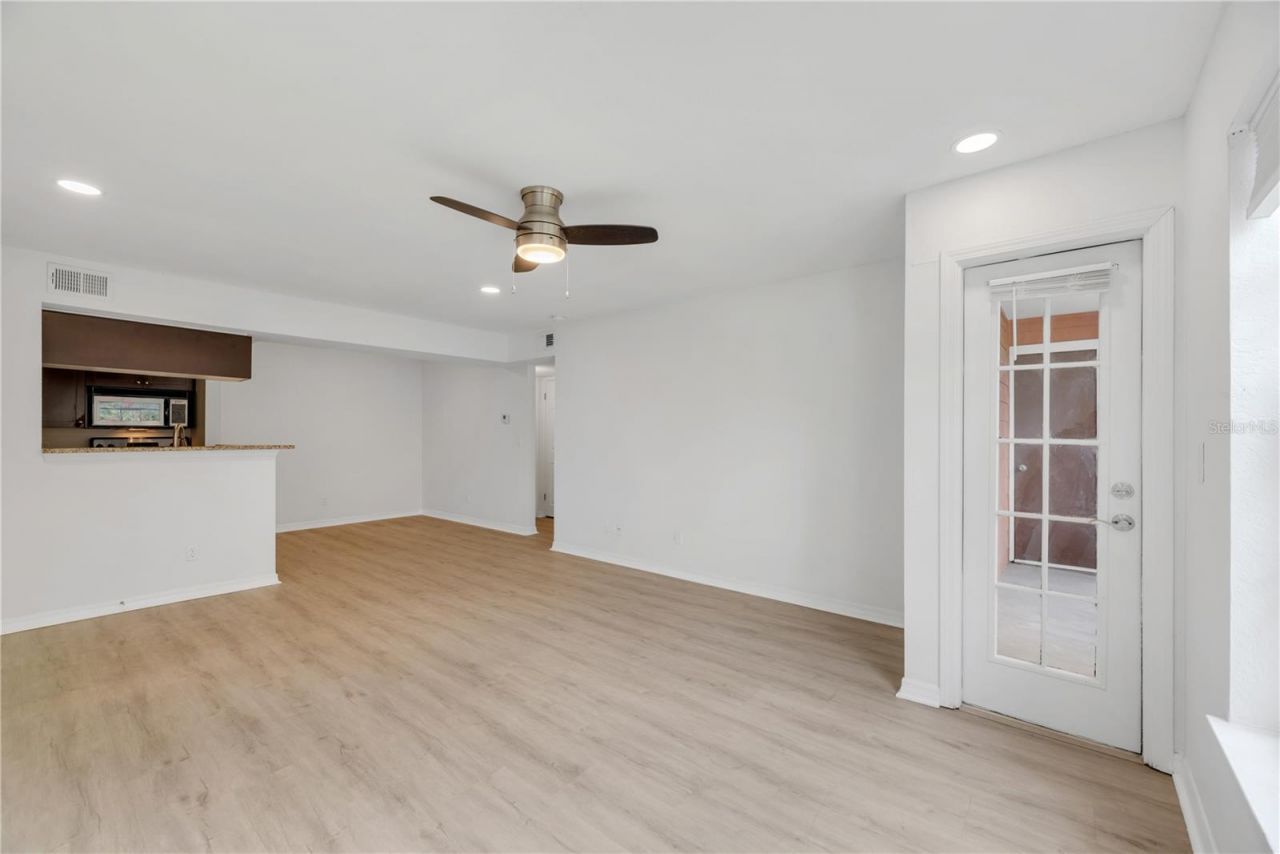 10200 Gandy Boulevard N, Unit 1205, Saint Petersburg, FL 33702 Photo