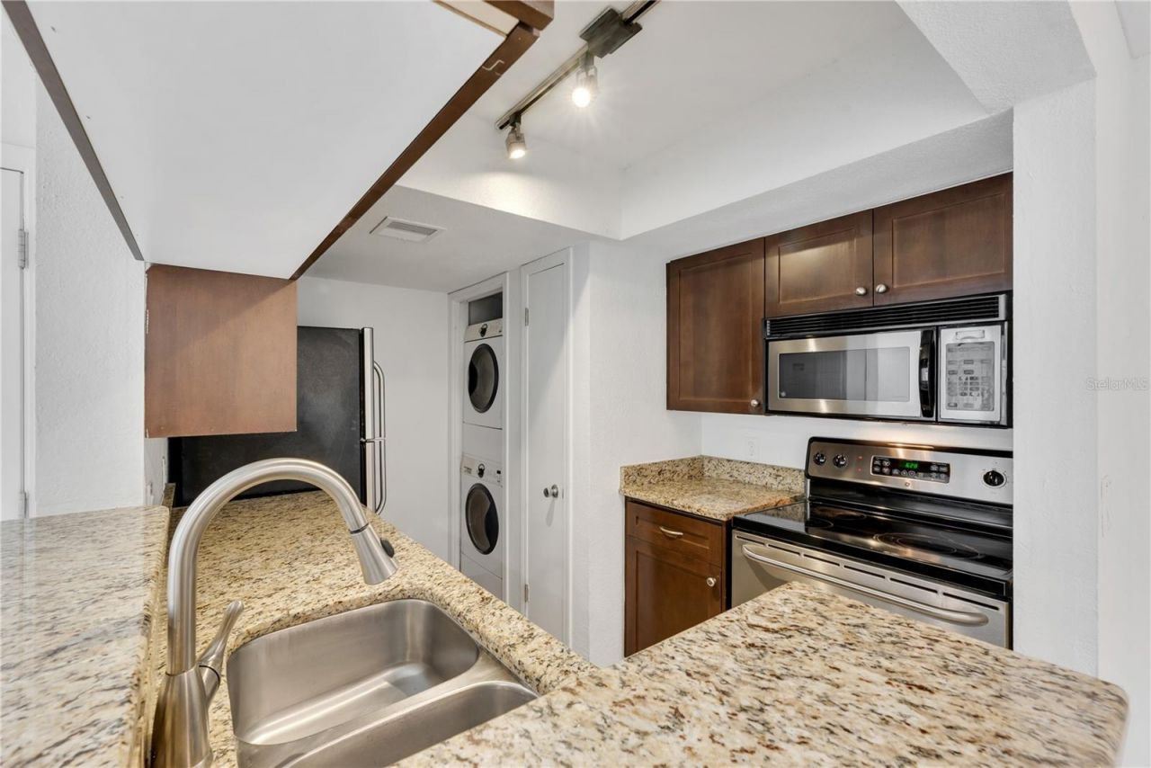 10200 Gandy Boulevard N, Unit 1205, Saint Petersburg, FL 33702 Photo