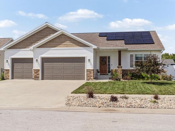 301 Hawthorne Circle, Gilbert, IA 50105