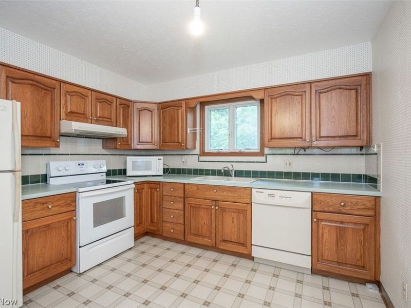 5837 Wickfield Drive, Parma Heights, OH 44130 Photo 10