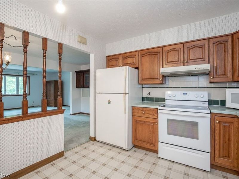 5837 Wickfield Drive, Parma Heights, OH 44130 Photo 11