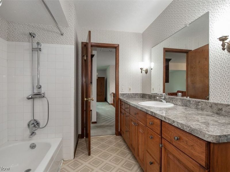 5837 Wickfield Drive, Parma Heights, OH 44130 Photo 14