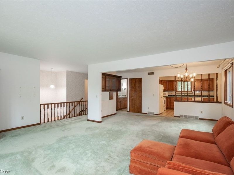 5837 Wickfield Drive, Parma Heights, OH 44130 Photo 5