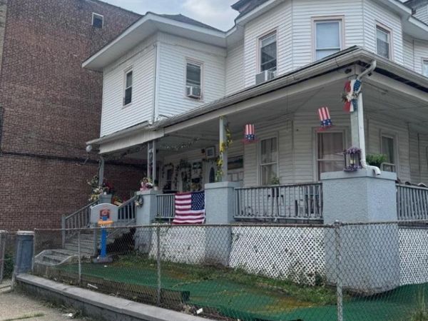 54 17Th Ave, Paterson, NJ 07501