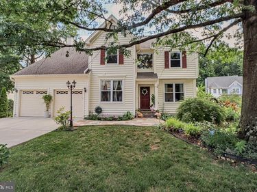 4001 CRESTAR COURT, FAIRFAX, VA 22032