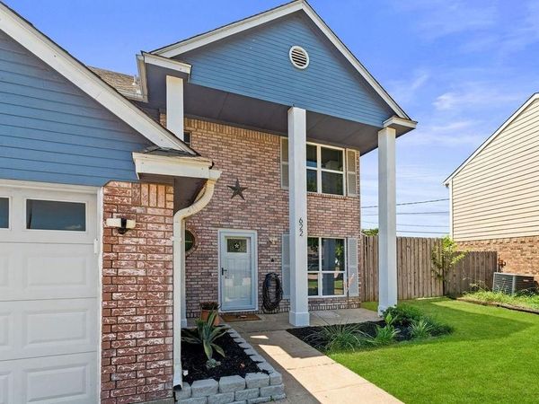 622 Mission Hills Drive, Arlington, TX 76018