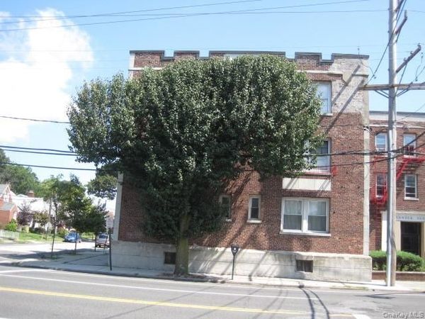 477 Merrick Road , Lynbrook, NY 11563
