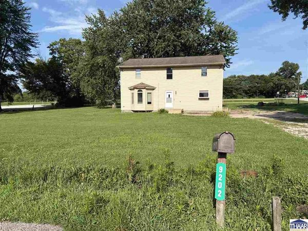 9202 N Houghton Place, West Terre Haute, IN 47885