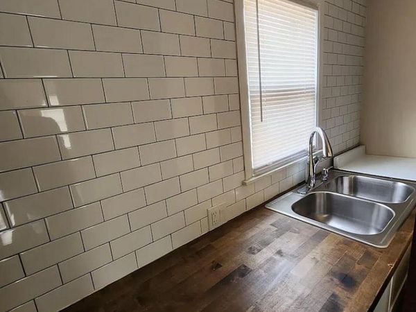 8621 N Granville ROAD, Milwaukee, WI 53224