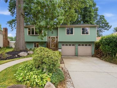 163 Oakhurst Drive, Munroe Falls, OH 44262
