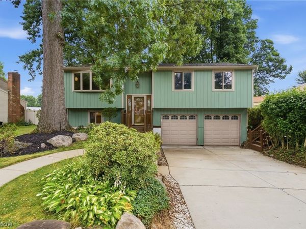 163 Oakhurst Drive , Munroe Falls, OH 44262