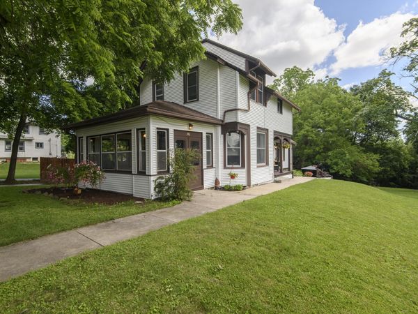 346 High St, Pewaukee, WI 53072
