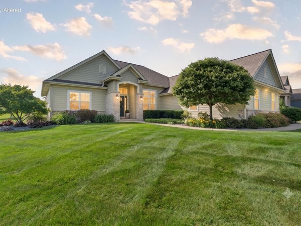 W129S8726 Boxhorn Reserve Dr, Muskego, WI 53150