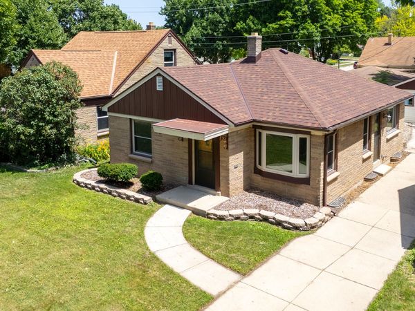 2406 S 82nd St, West Allis, WI 53219