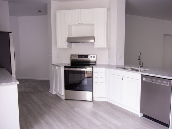 500 S Edwards Blvd, Unit 9, Lake Geneva, WI 53147