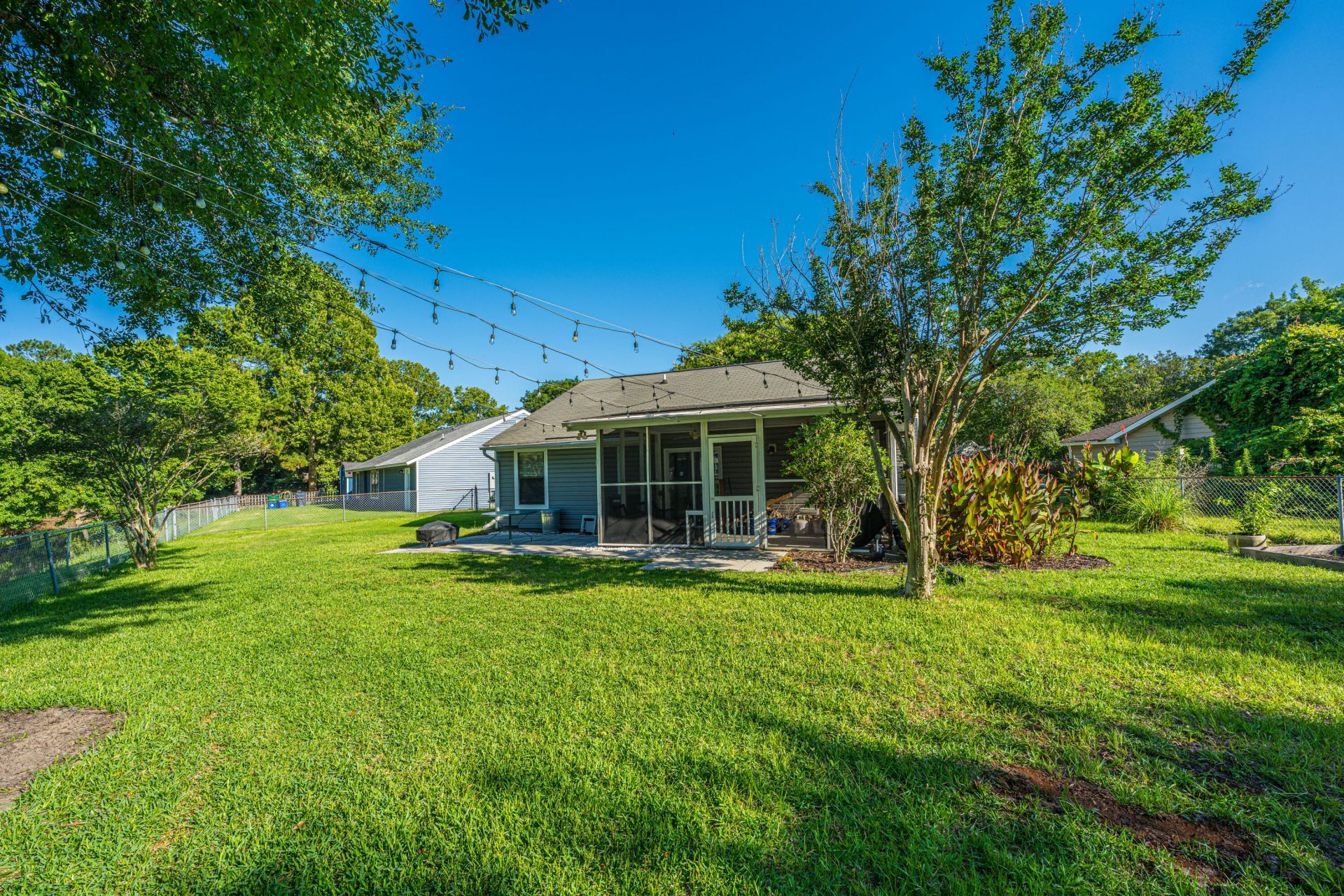 995 Oakcrest Drive Photo 27