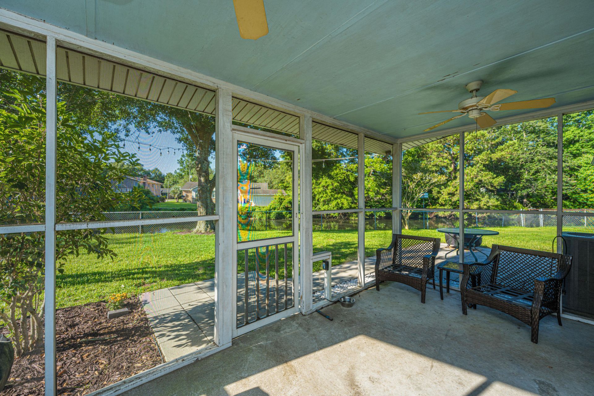 995 Oakcrest Drive Photo 28