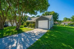 995 Oakcrest Drive photo 4