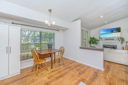 995 Oakcrest Drive photo 4