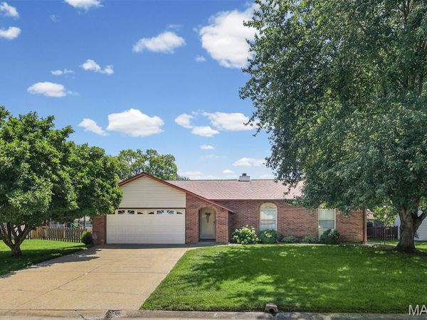 216 Botanical Drive , Belleville, IL 62226