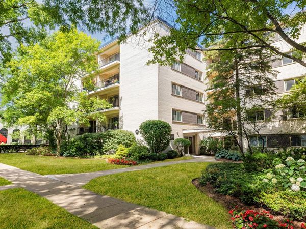 415 Franklin Avenue , Unit 2C, River Forest, IL 60305
