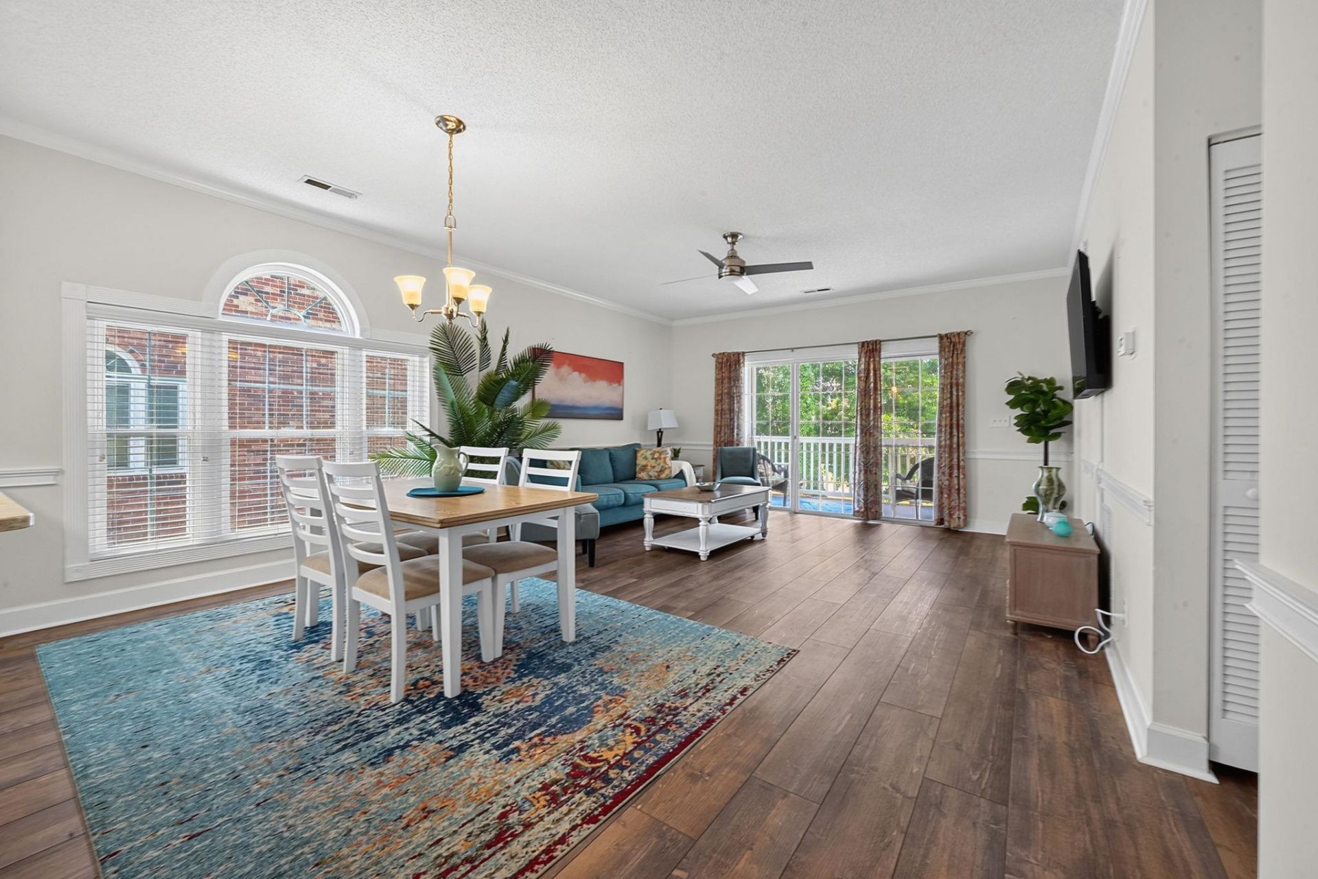 690 Riverwalk Dr. Photo 16