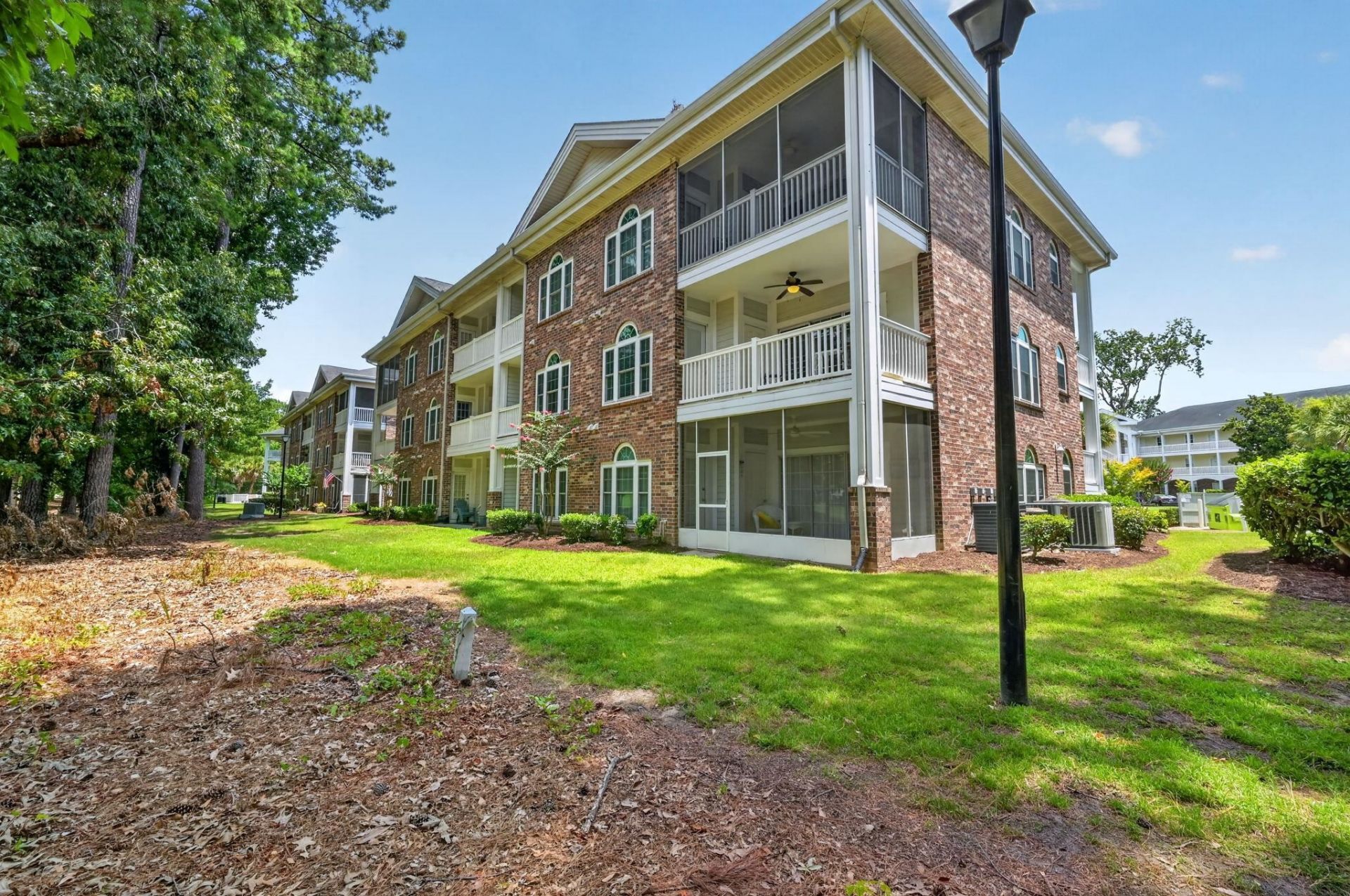 690 Riverwalk Dr. Photo 34