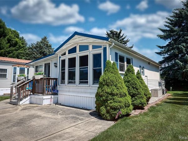 5211 Ben Franklin Drive, Lexington Vlg, MI 48450