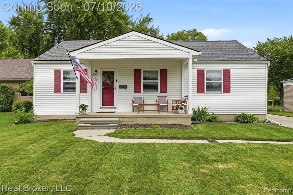 29801 Gloria Street, Saint Clair Shores, MI 48082 Main Photo