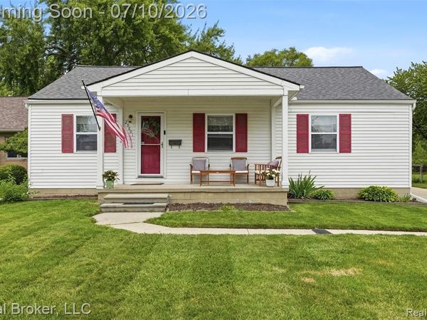 29801 Gloria Street, St. Clair Shores, MI 48082