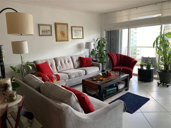 5700 Collins Ave , Unit 12N, Miami Beach, FL 33140