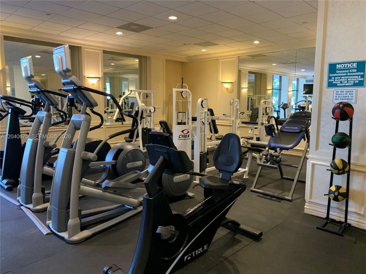 5700 Collins Ave , Unit 12N, Miami Beach, FL 33140 Photo