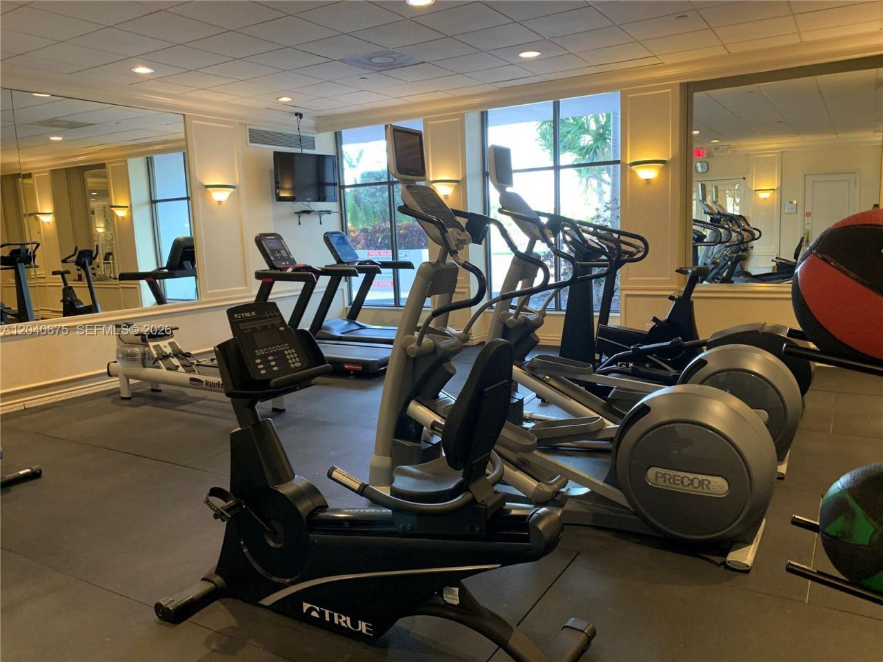 5700 Collins Ave , Unit 12N, Miami Beach, FL 33140 Photo