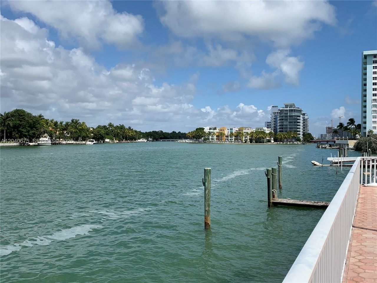 5700 Collins Ave , Unit 12N, Miami Beach, FL 33140 Photo