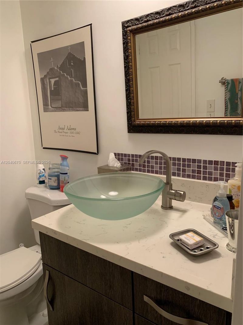 5700 Collins Ave , Unit 12N, Miami Beach, FL 33140 Photo