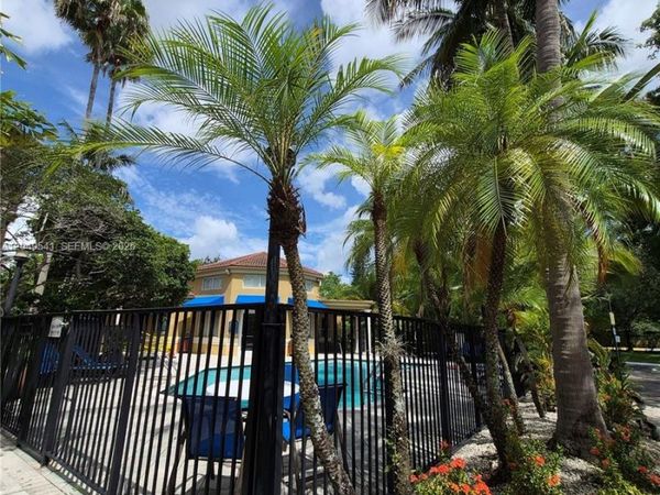 771 N Pine Island Rd , Unit 106, Plantation, FL 33324