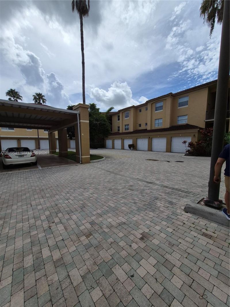 771 N Pine Island Rd , Unit 106, Plantation, FL 33324 Photo