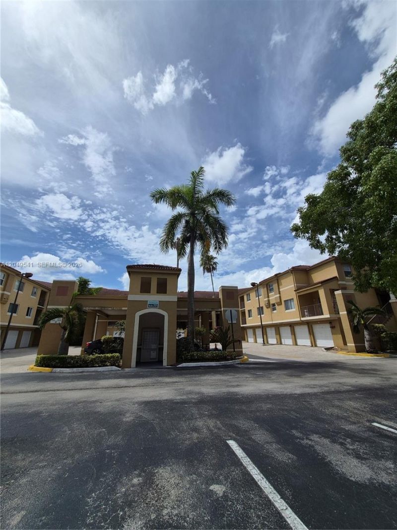771 N Pine Island Rd , Unit 106, Plantation, FL 33324 Photo