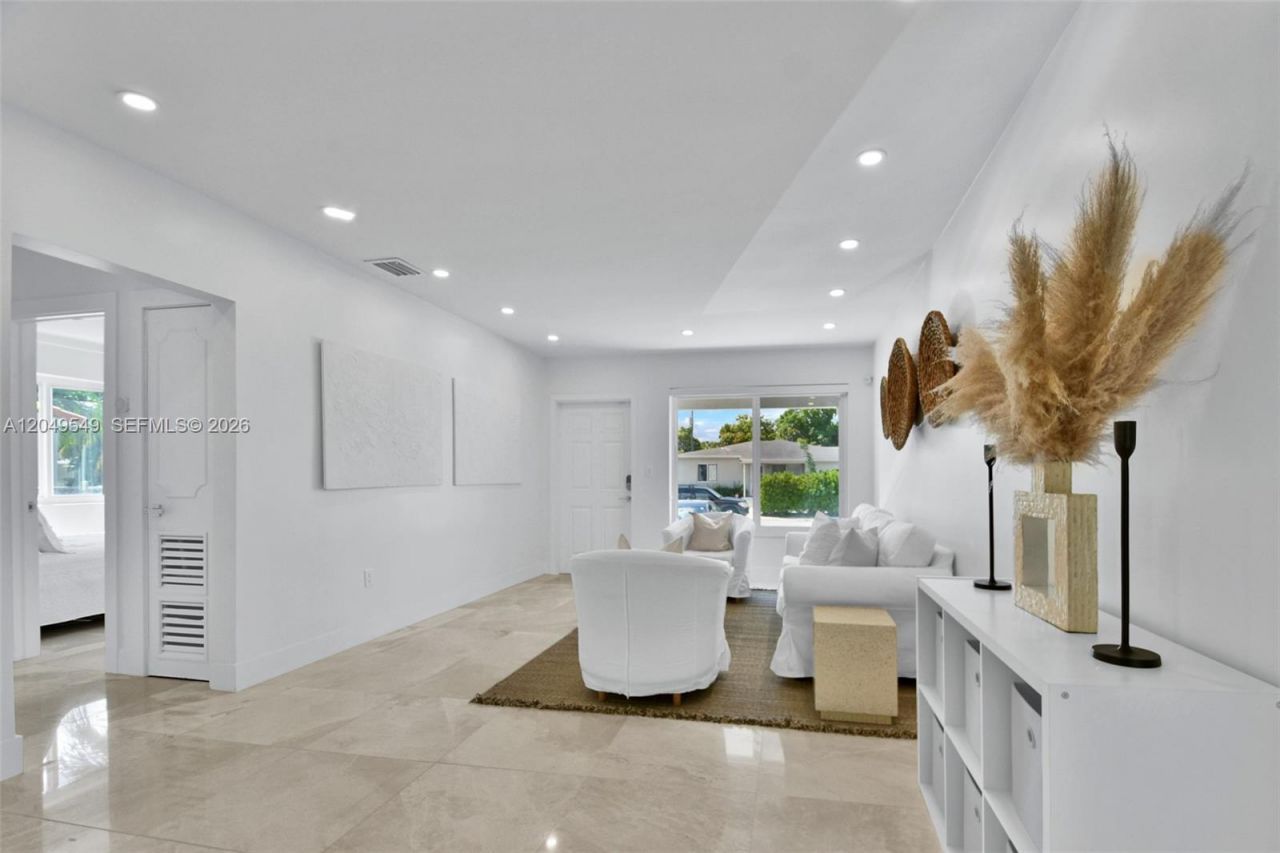 2195 SW 25th Ter , Miami, FL 33133 Photo