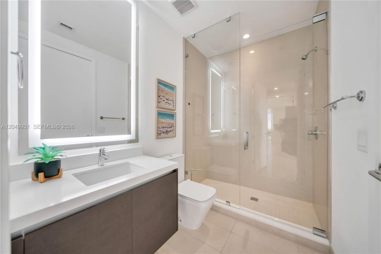 851 NE 1st Avenue, Unit Penthouse, Miami, FL 33132 Photo