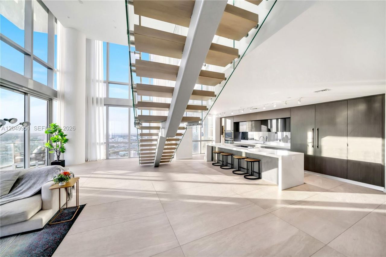 851 NE 1st Avenue, Unit Penthouse, Miami, FL 33132 Photo