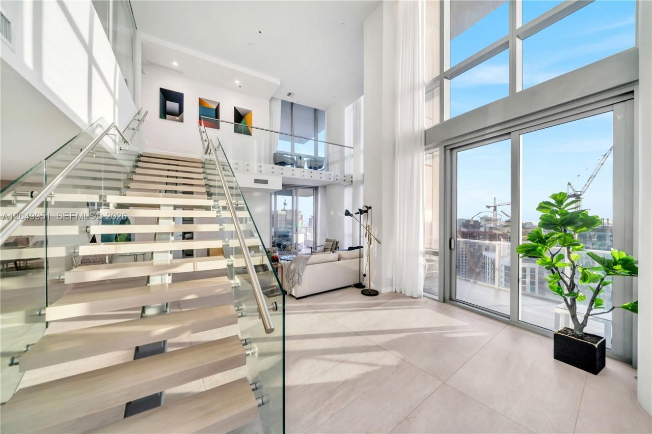 851 NE 1st Avenue, Unit Penthouse, Miami, FL 33132 Photo